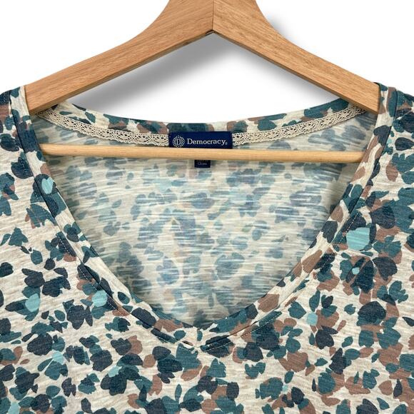 New Democracy Wide V-Neck Floral Camo Print Shirt Plus Sz 1X Teal Mocha - Picture 3 of 7